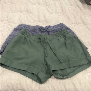 Bundle of Two Linen Blend Pull On Shorts